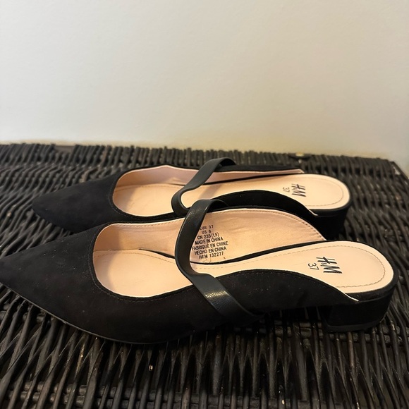 Women’s Suede Pointed Toe/Open Back Flats - Picture 4 of 5